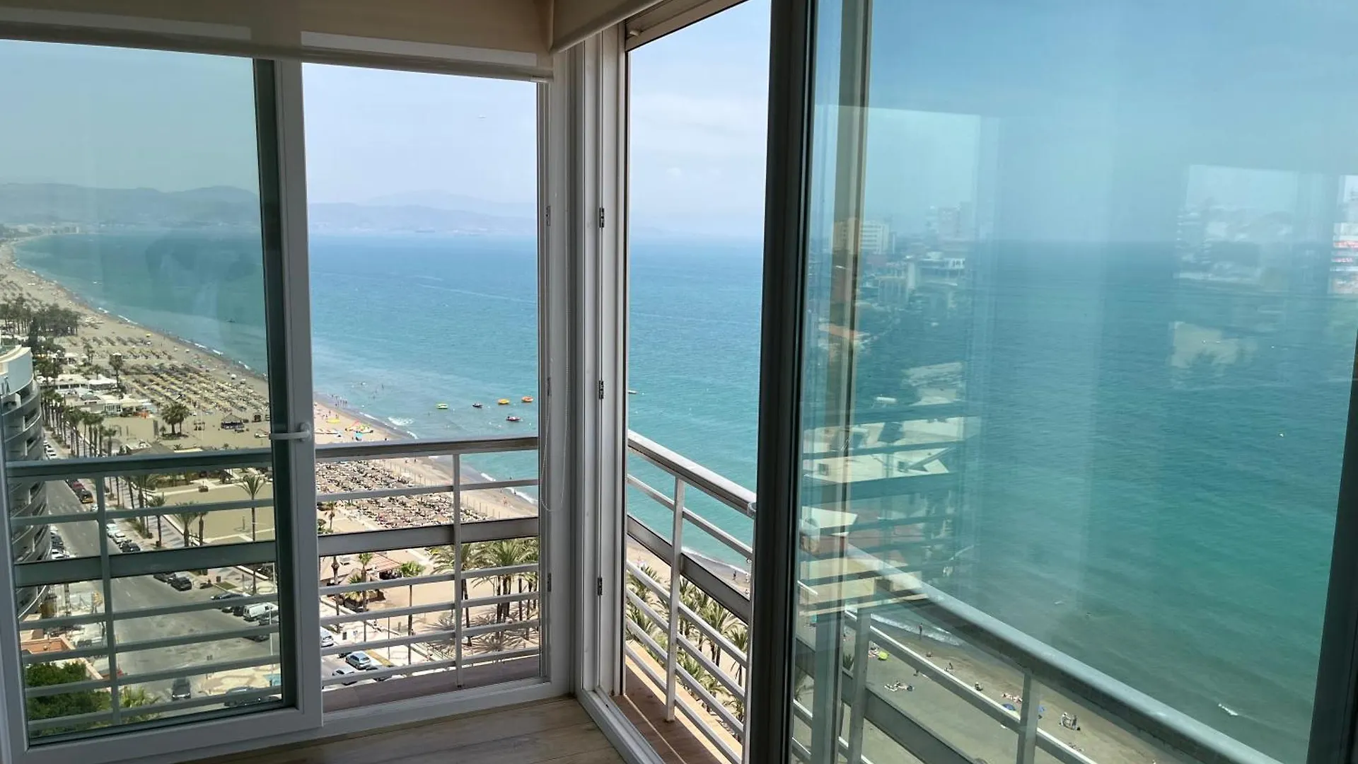 토레몰리노스 Panoramic Skyline, La Roca Tower- By Lcdsol 아파트